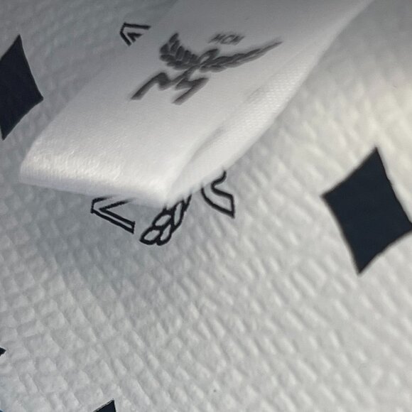 MCM Himmel Continental Pouch Wallet in Embossed Leather - New Munich Blue - NWT - Picture 8 of 8